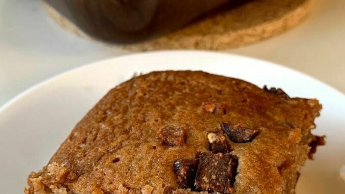 Easy-Apple-Pear-Spice-Cake-Recipe-and-Thats-It-Review Apple pear spice cake serving on a plate